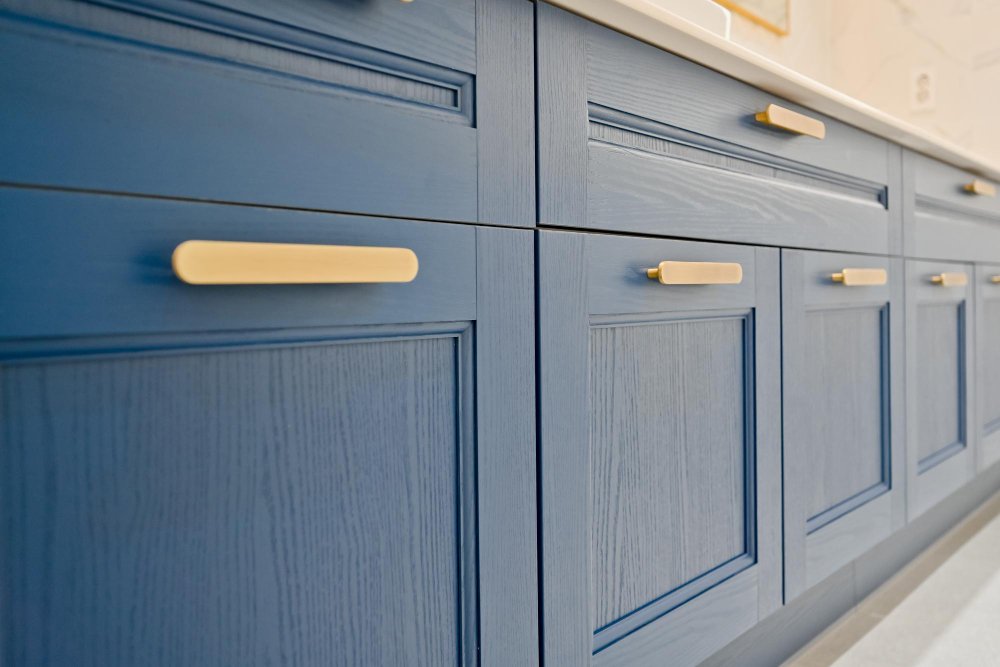 Why Cabinet Refinishing Refacing Contractors in Clarksville ID Are a Smart Investment